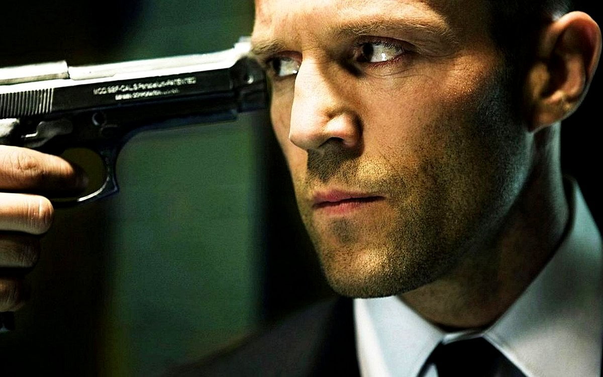 Jason Statham bär pistol / HD skrivbordsbild