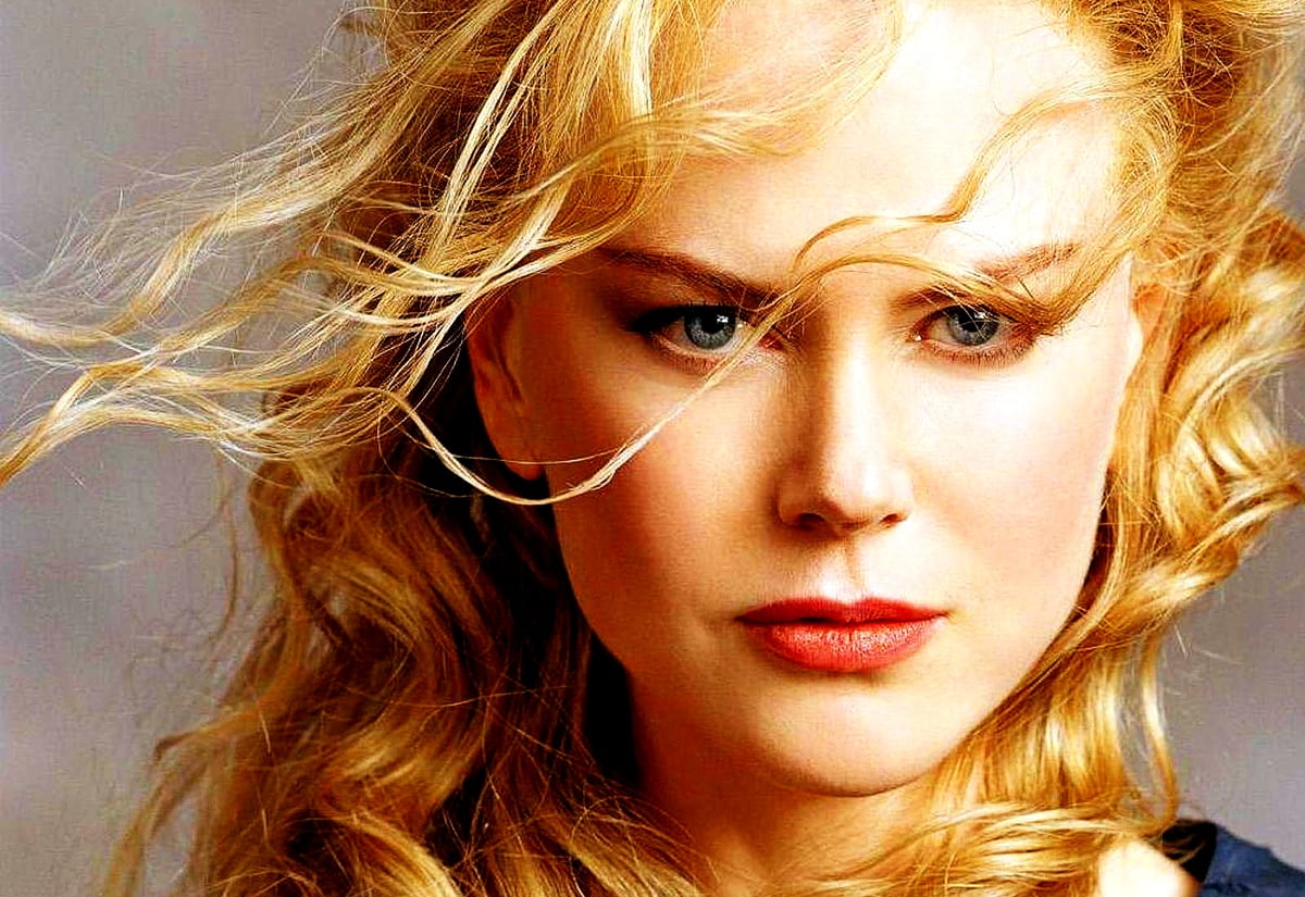 HD skrivbordsbakgrunder - Nicole Kidman bär glasögon 1600x1100