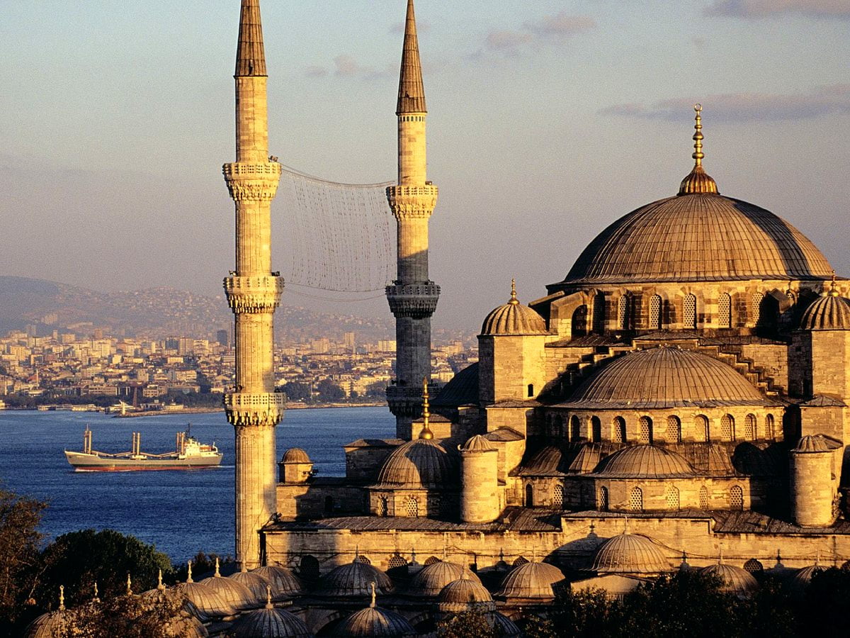 Gratis bakgrunder HD - byggnad bredvid vattenkroppen (Blå moskén, Istanbul, Fatih, Turkiet) 1600x1200
