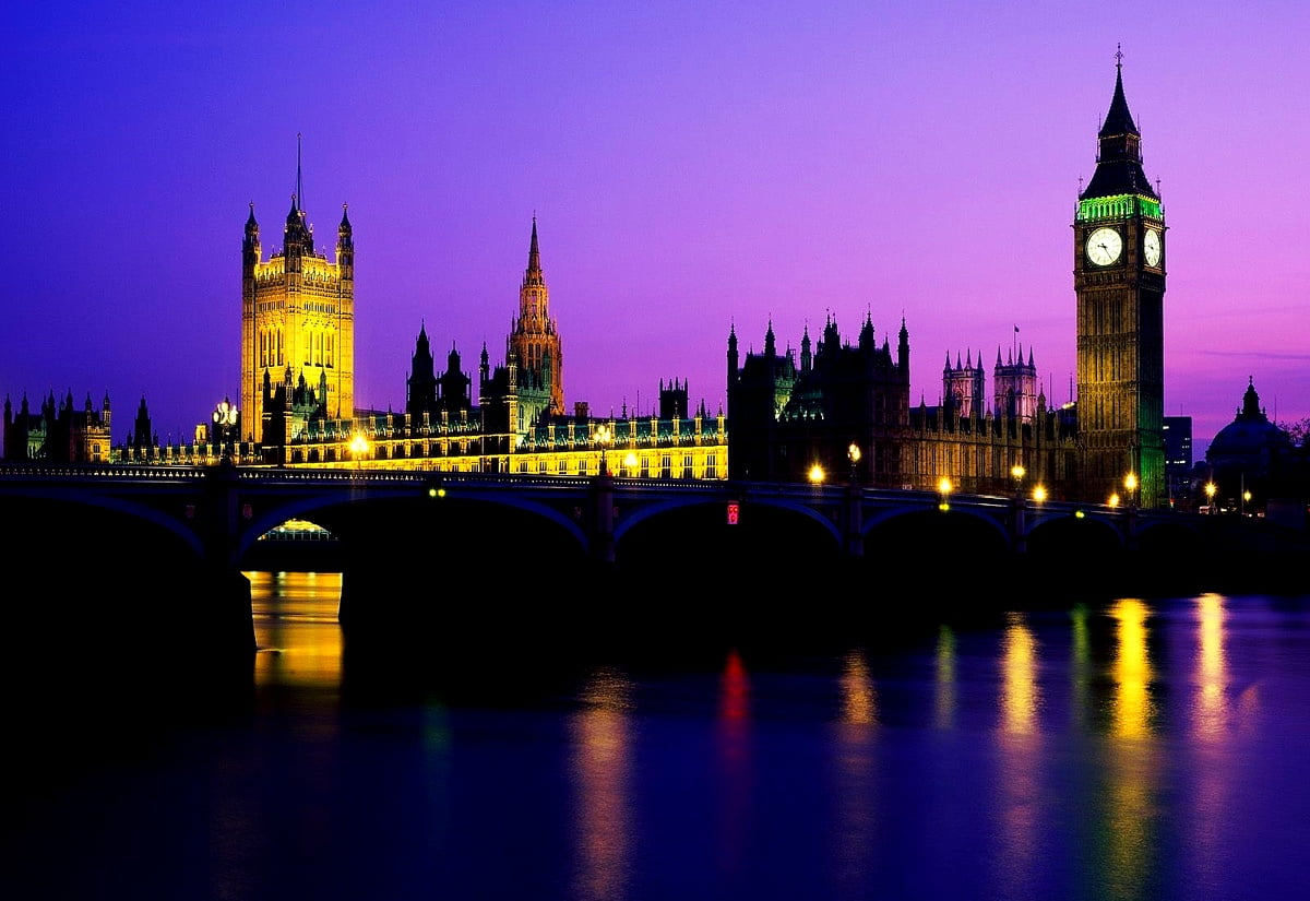 bakgrundsbild-westminsterpalatset-big-ben-london-gratis-bilder