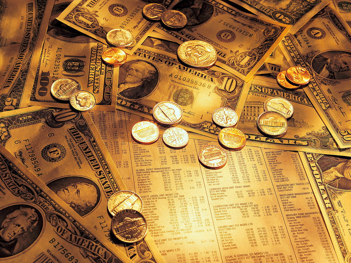 Pengar, valuta, sedel, mynt, guld- / HD bakgrund